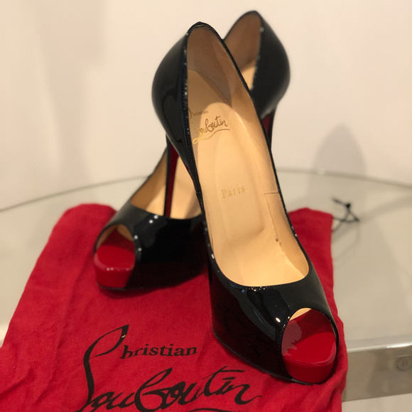 Christian Louboutin Shoes Christian Louboutin Open Toe Pump 37
